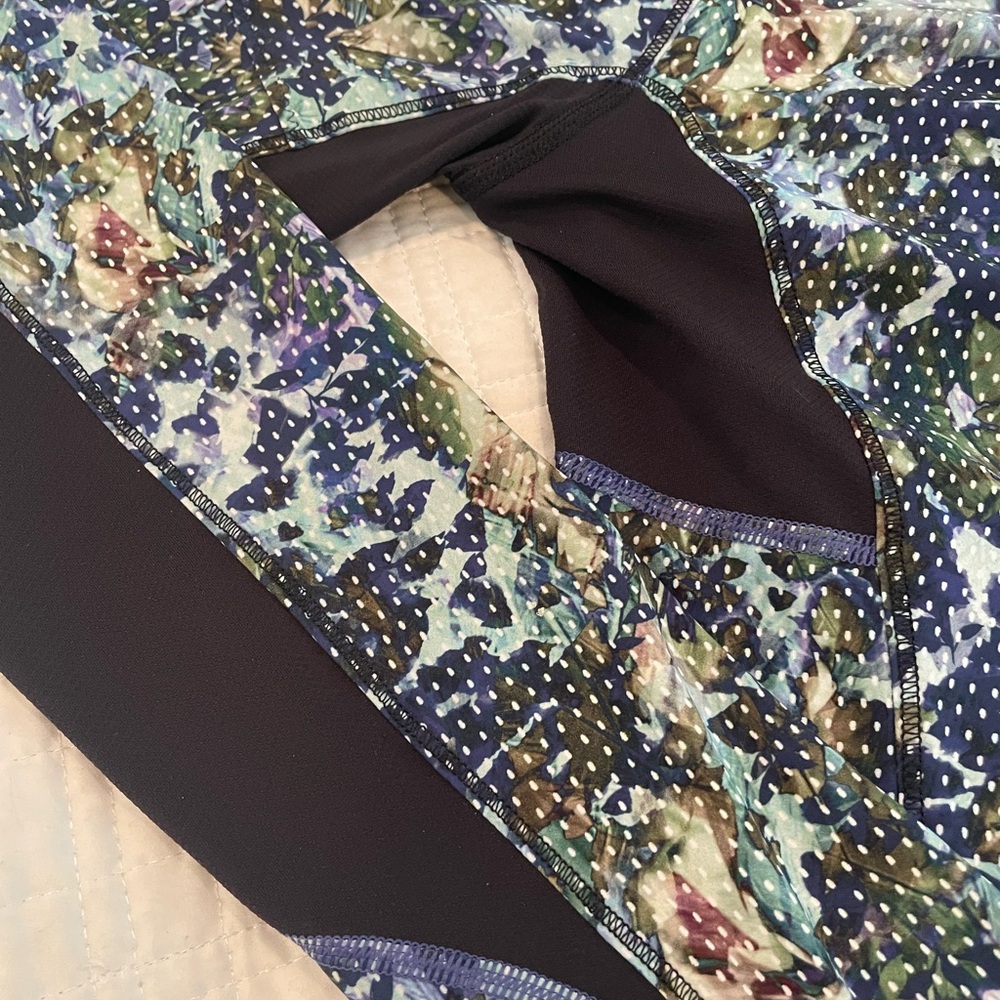LULULEMON RUNBEAM HOODIE - Picture 6 of 6